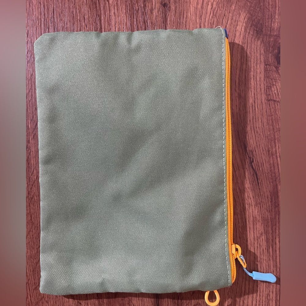 Essentials Recycled Pouch - Picture 2 of 6